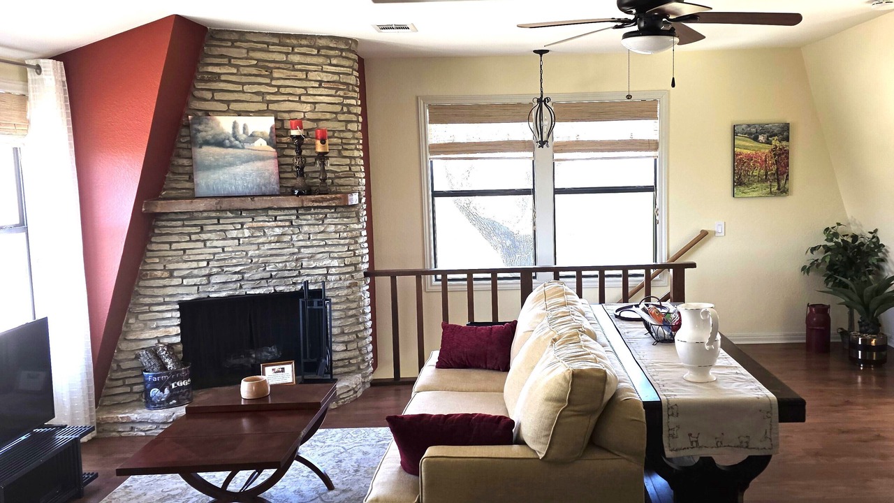 Photo of Livingroom in Dripping Springs