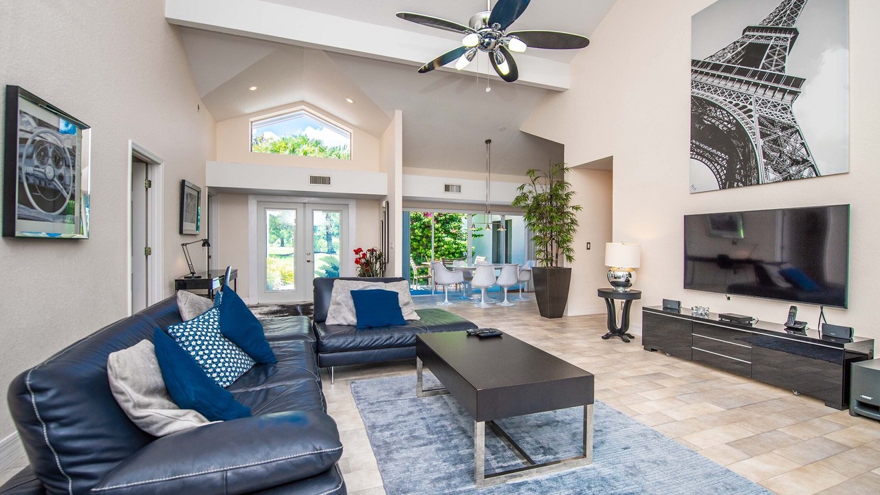 Photo of Livingroom in Groveland