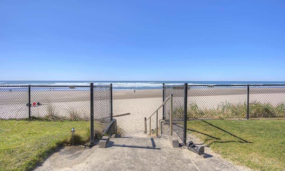 Photo of Others in Lincoln City