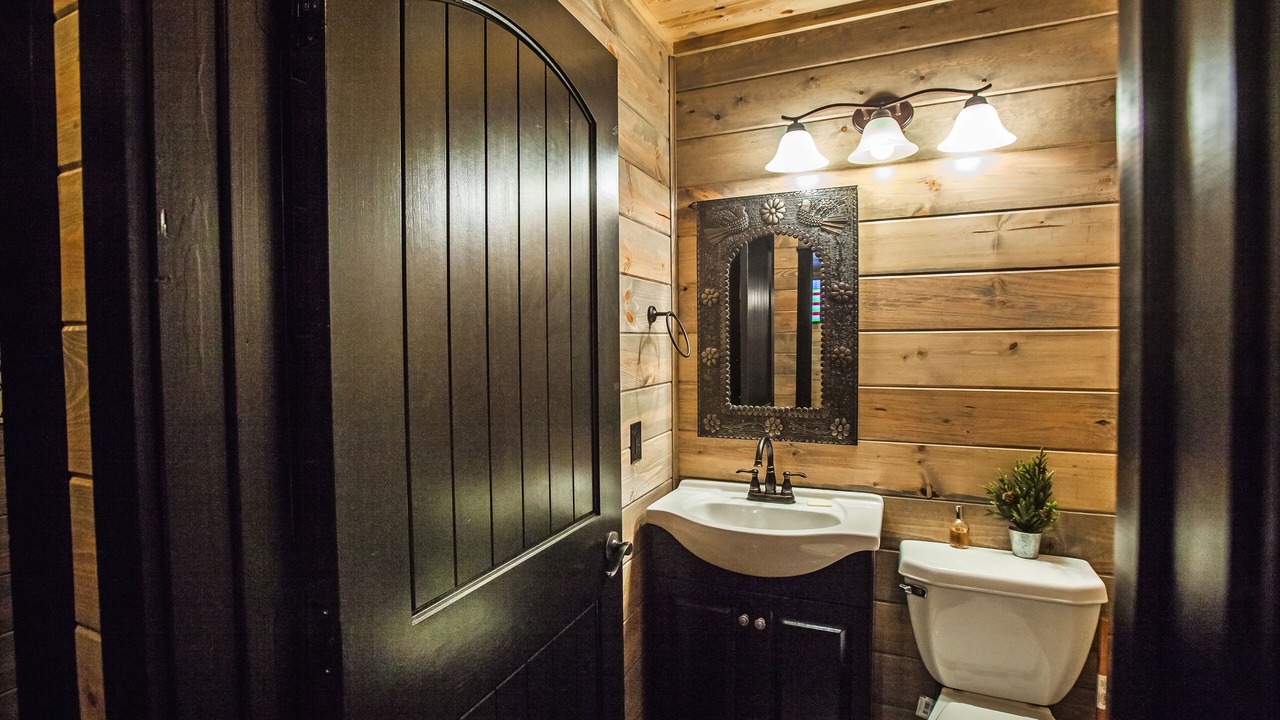 Photo of Bathroom in Golden