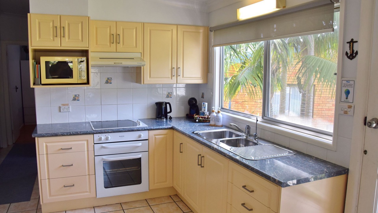 Photo of Others in Hat Head