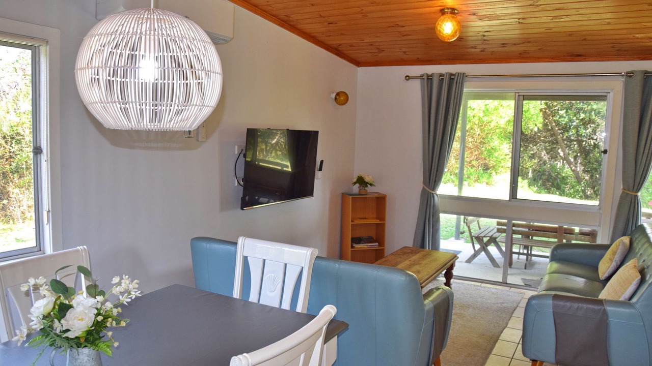 Photo of Others in Hat Head