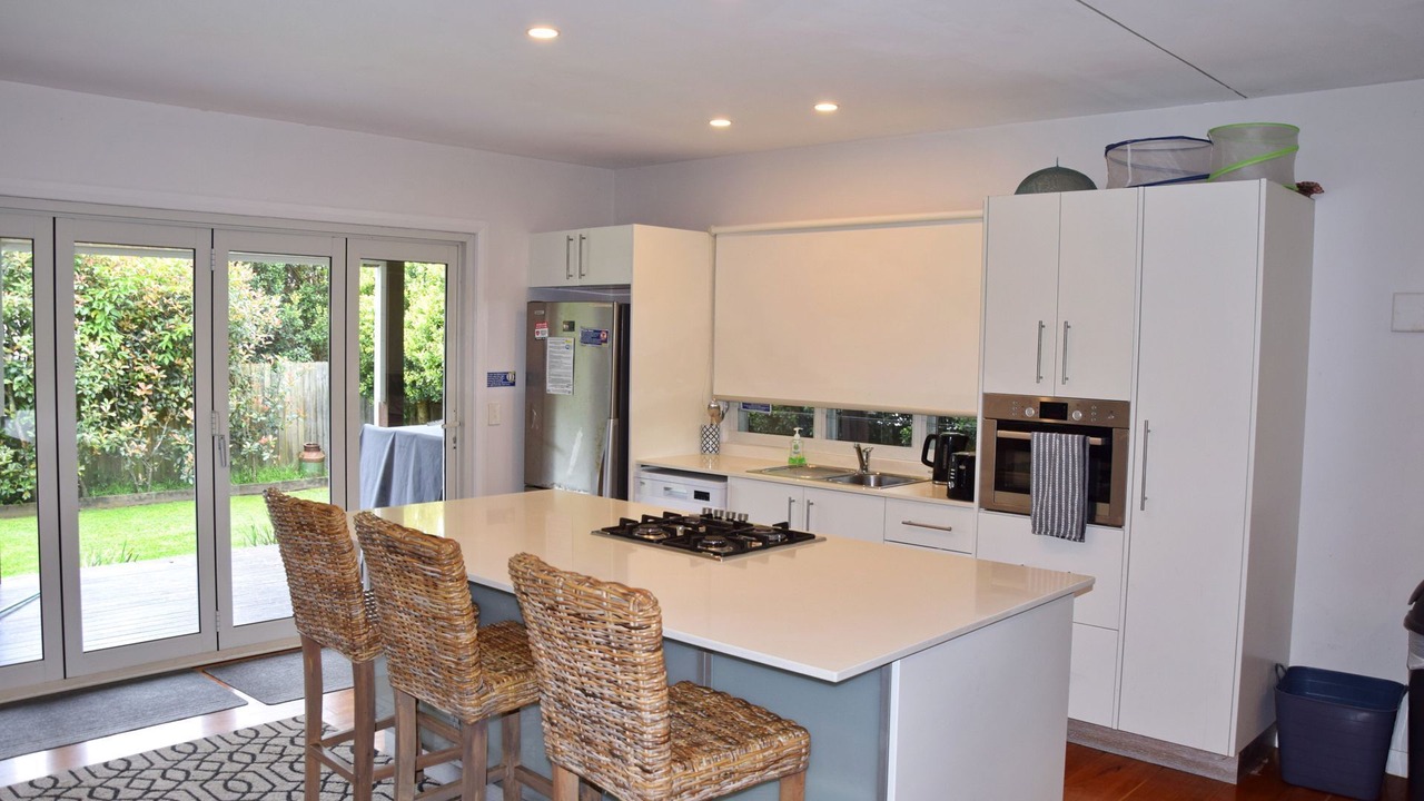 Photo of Others in Hat Head