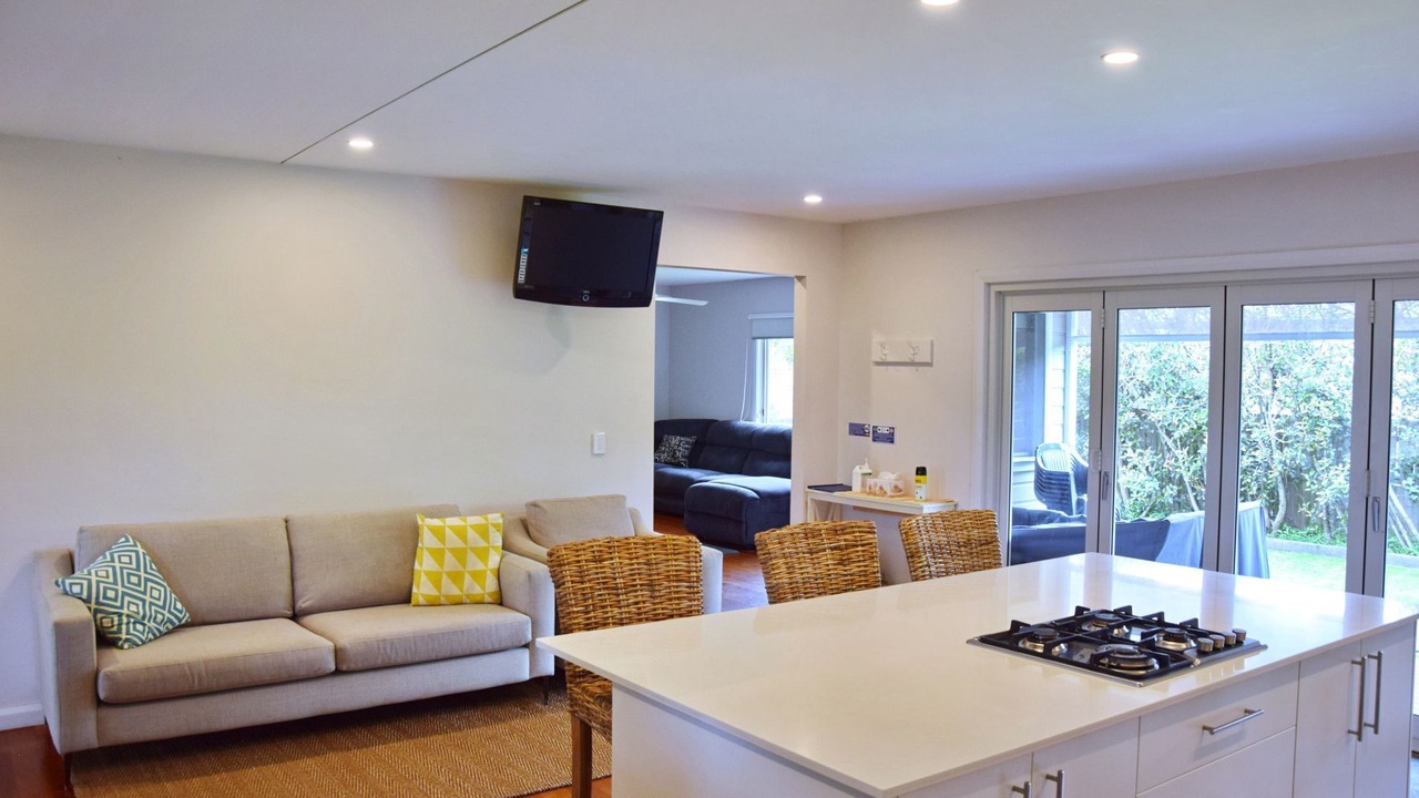 Photo of Others in Hat Head