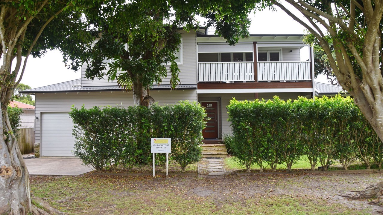 Photo of Others in Hat Head