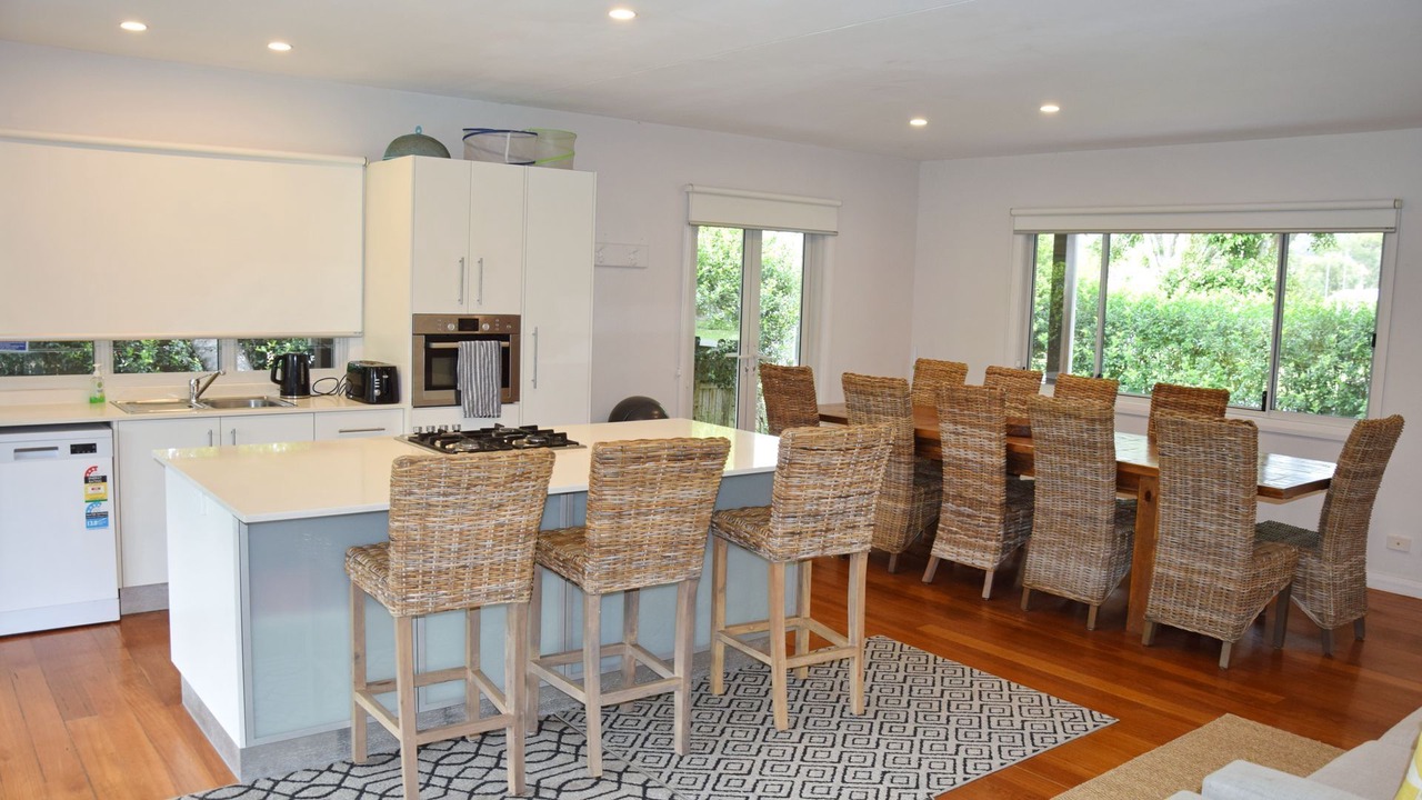 Photo of Others in Hat Head