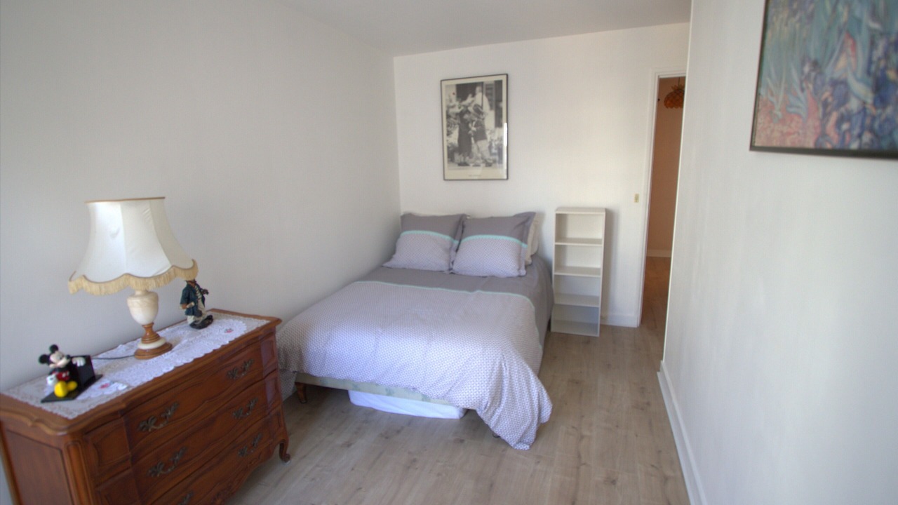 Photo of Bedroom in Saint-Fargeau