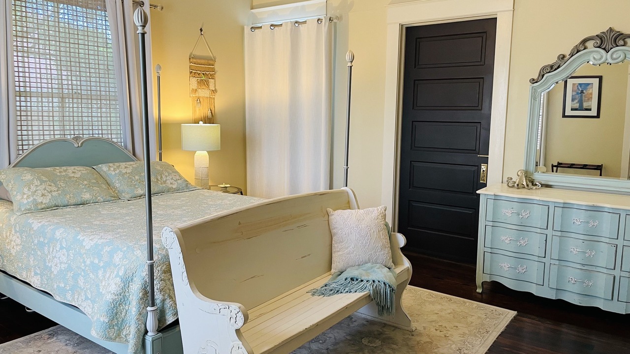 Photo of Bedroom in Galveston