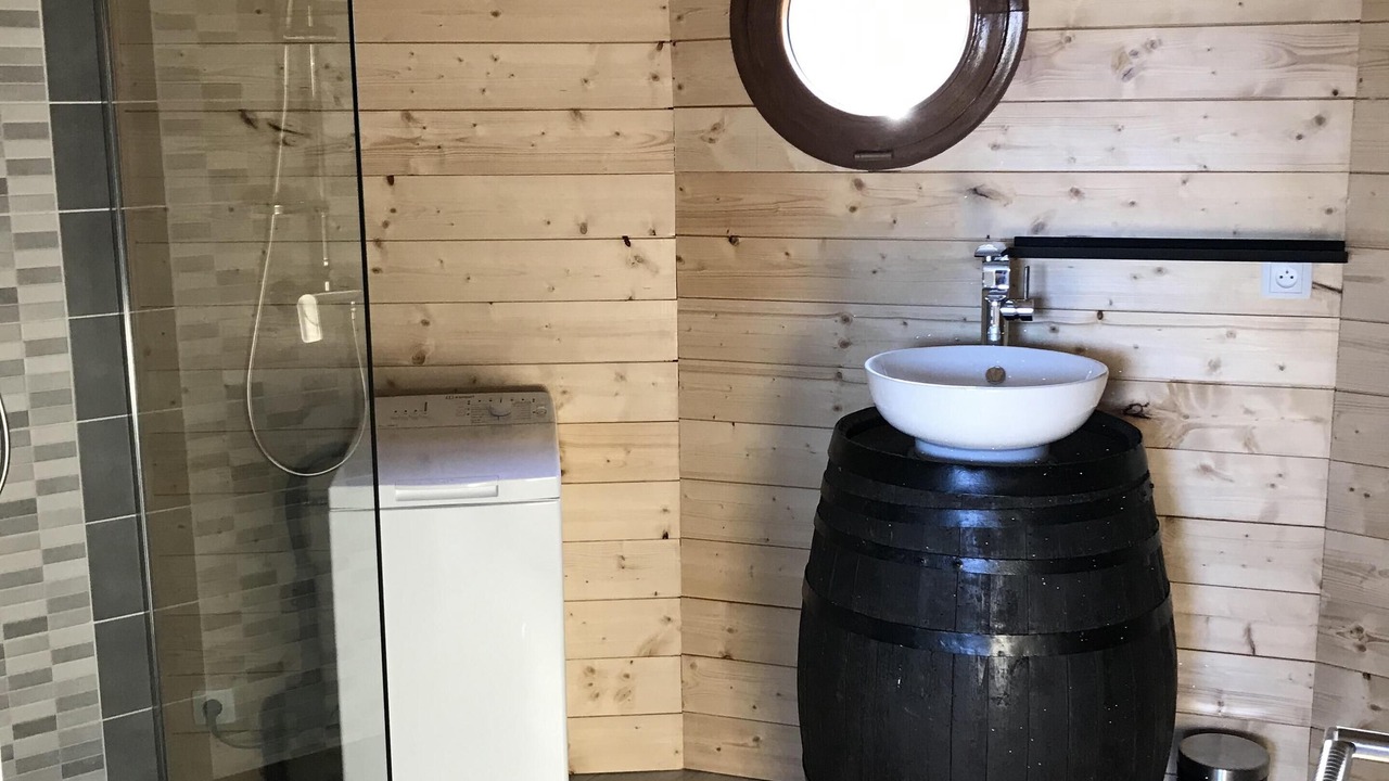 Photo of Bathroom in Saint-Martin-du-Fouilloux