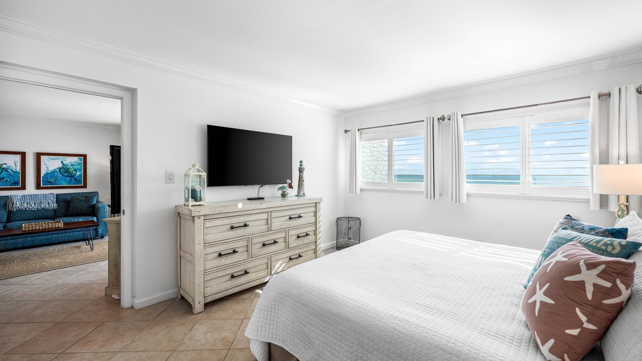 Photo of Bedroom in Miramar Beach