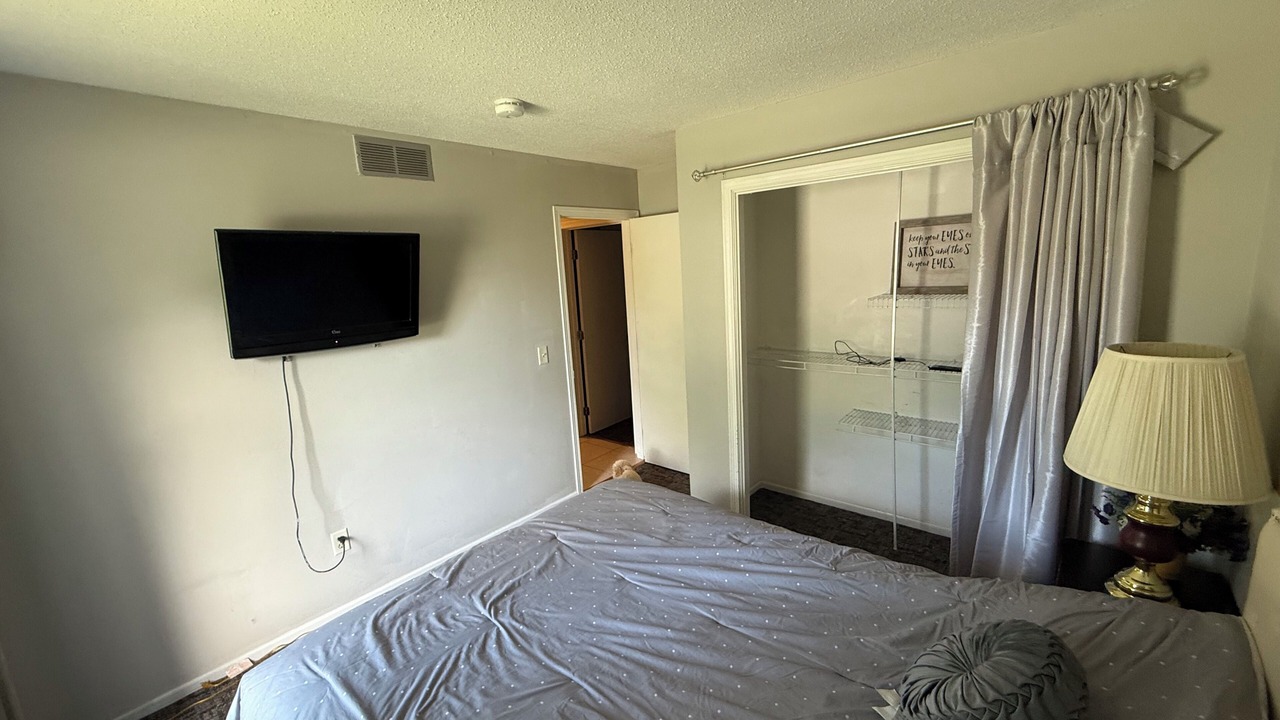 Photo of Bedroom in Urbandale