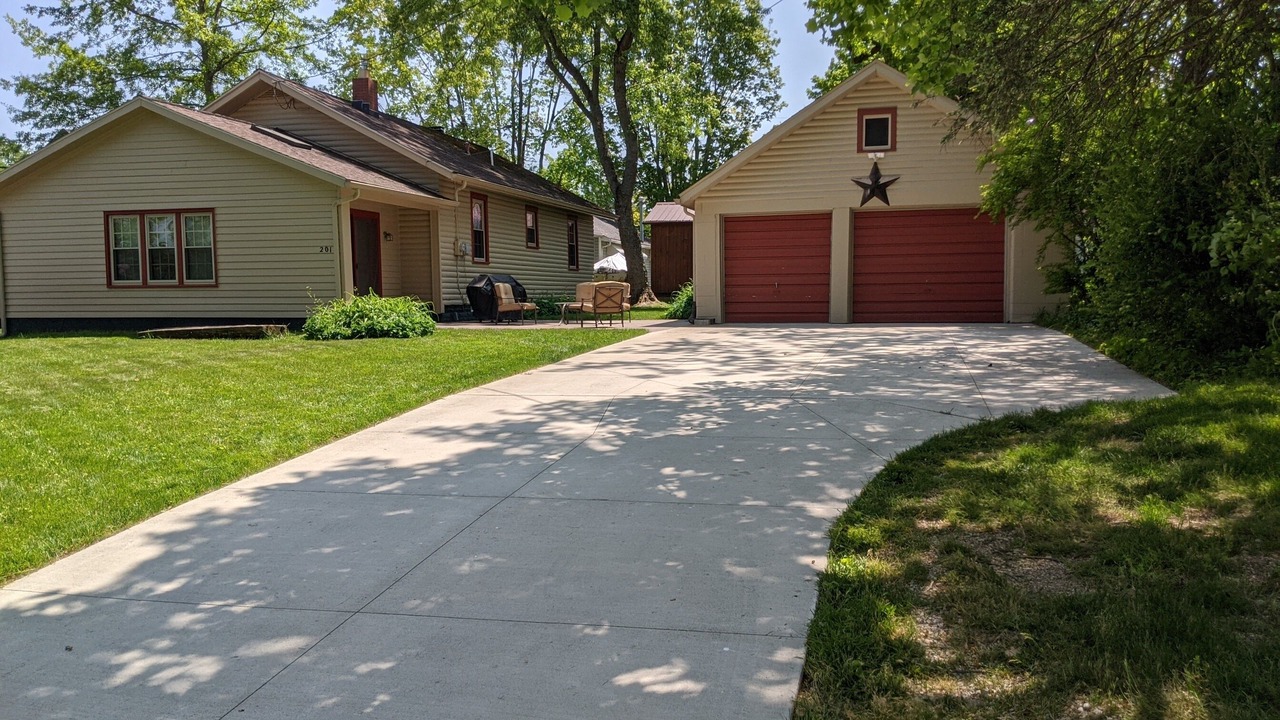 Photo of Outdoor in Edinboro