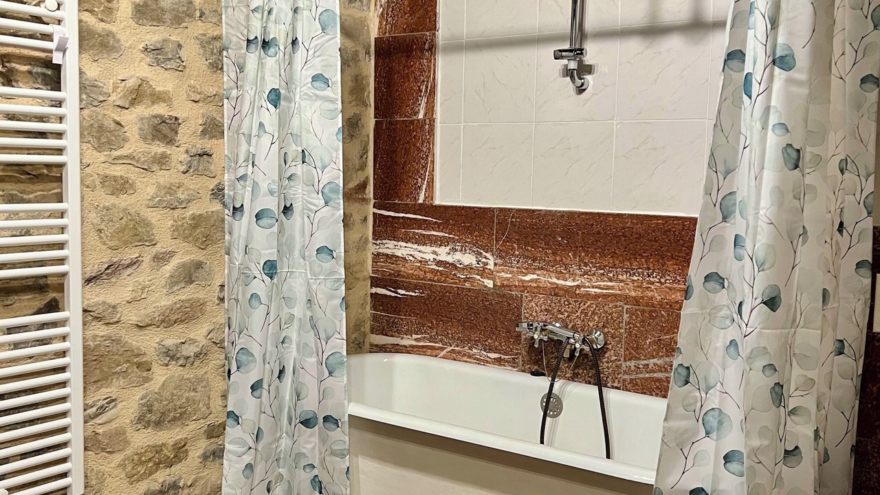 Photo of Bathroom in Castelnau-Durban