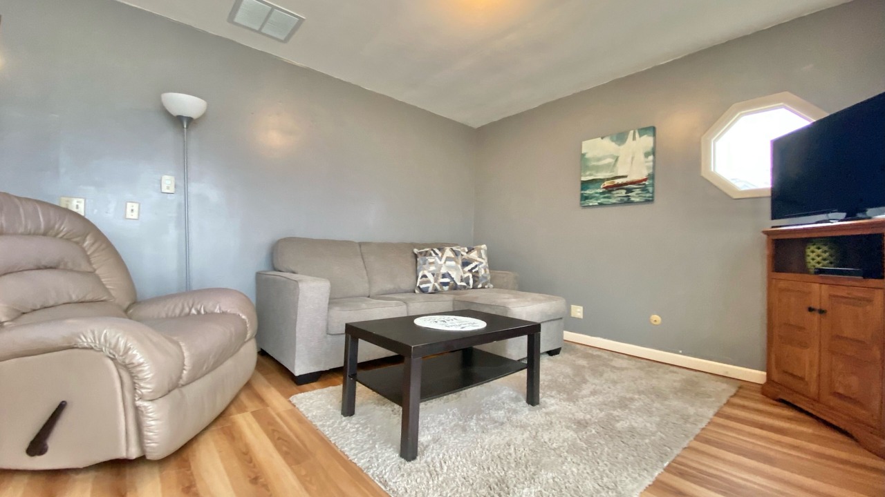 Photo of Livingroom in Delton