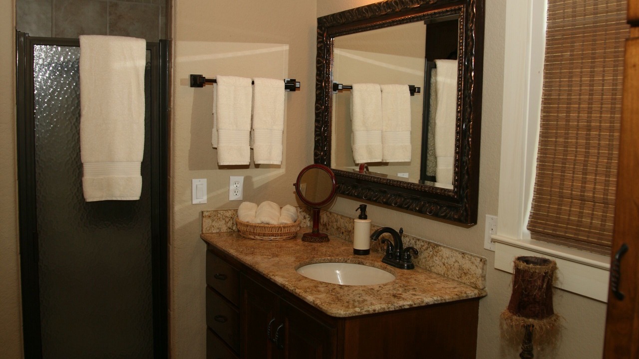 Photo of Bathroom in Hearne