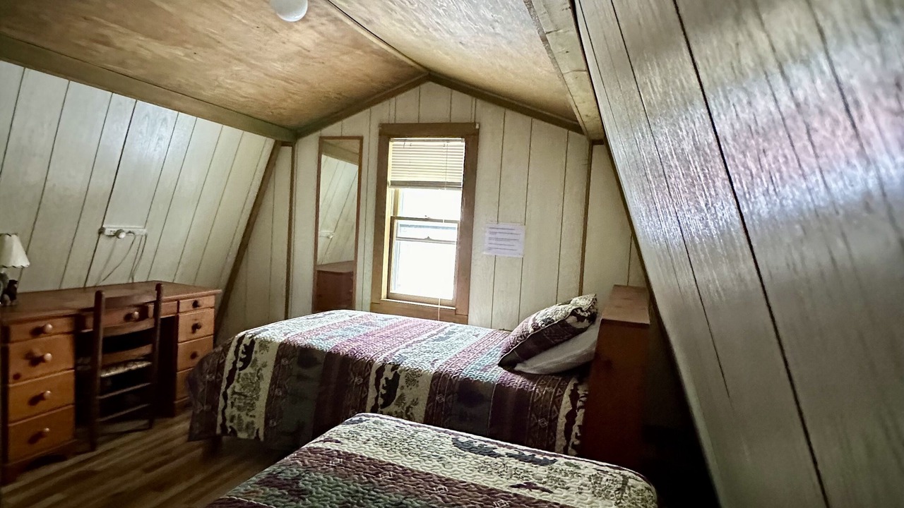 Photo of Bedroom in Lake Desolation