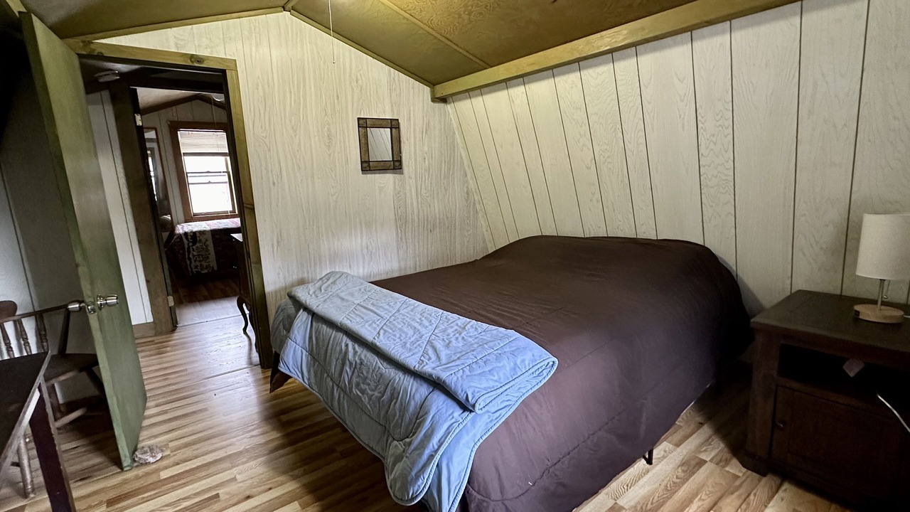 Photo of Bedroom in Lake Desolation