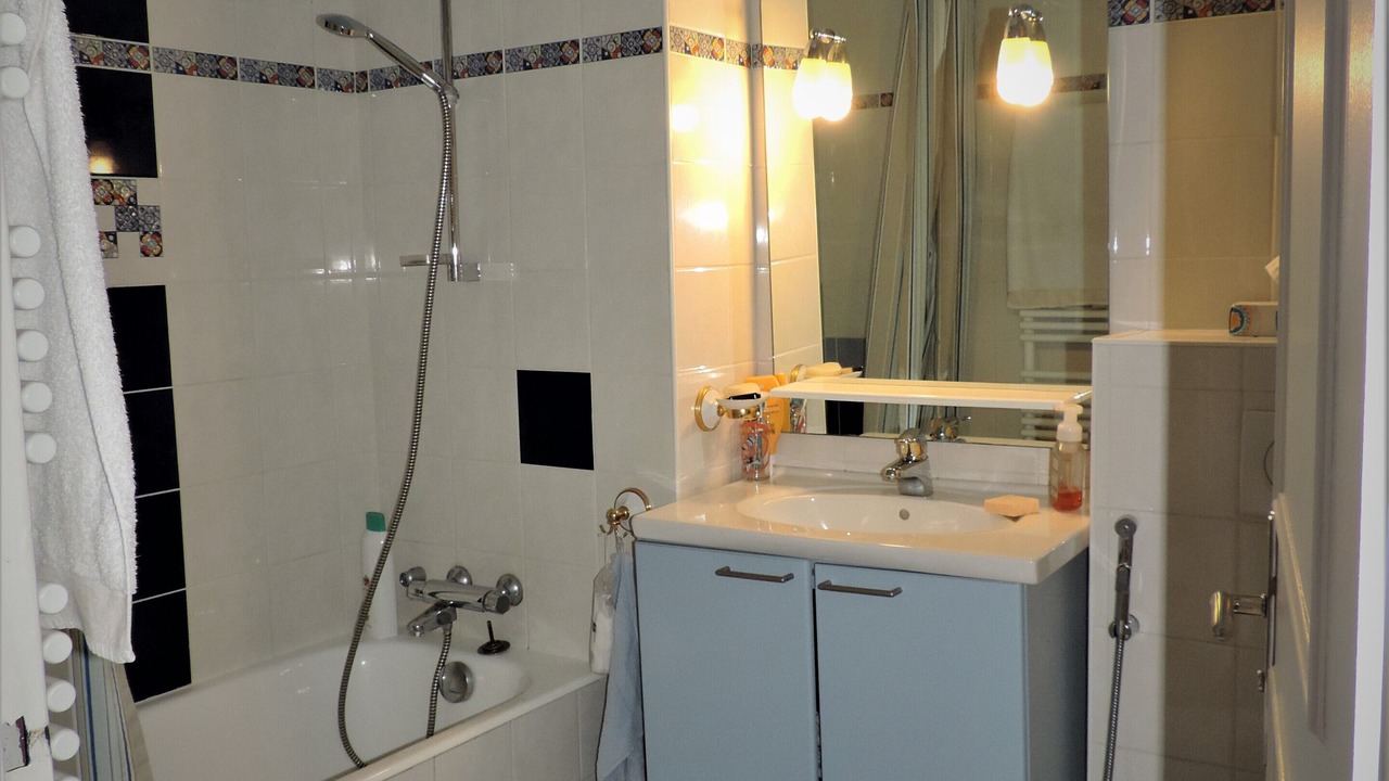 Photo of Bathroom in Maisons-Laffitte