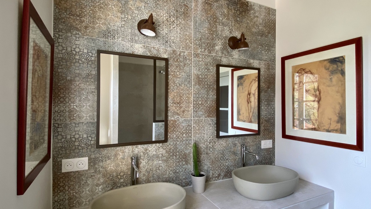 Photo of Bathroom in Courniou