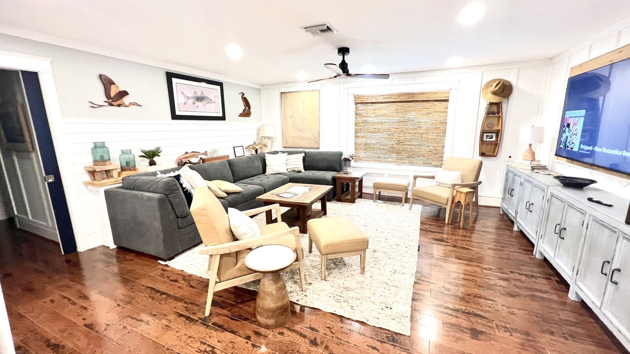 Photo of Livingroom in Bokeelia