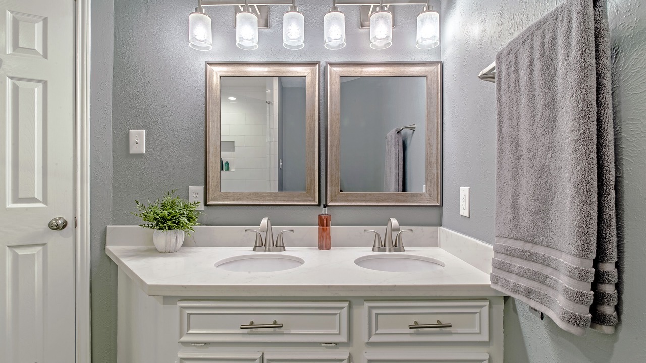 Photo of Bathroom in April Sound