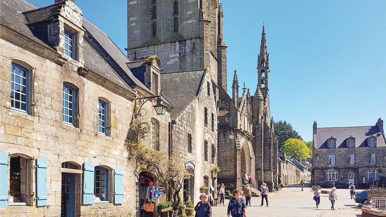 Photo of Others in Locronan