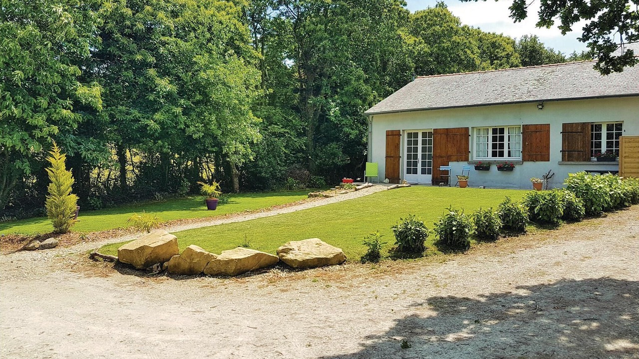 Photo of Outdoor in Locronan
