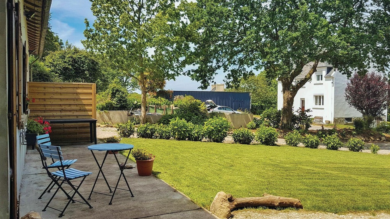 Photo of Outdoor in Locronan