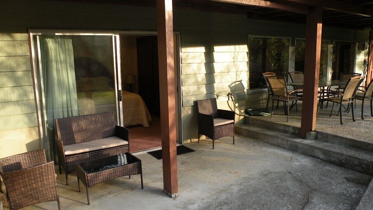 Photo of Patio Balcony in Ames Lake