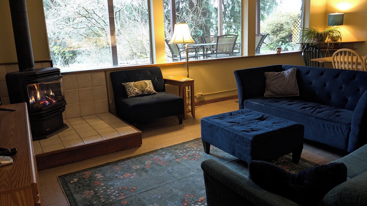 Photo of Livingroom in Ames Lake