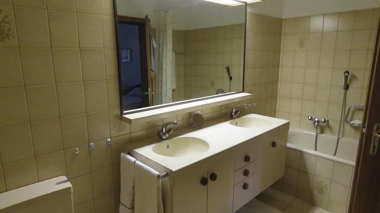 Photo of Bathroom in Maloja