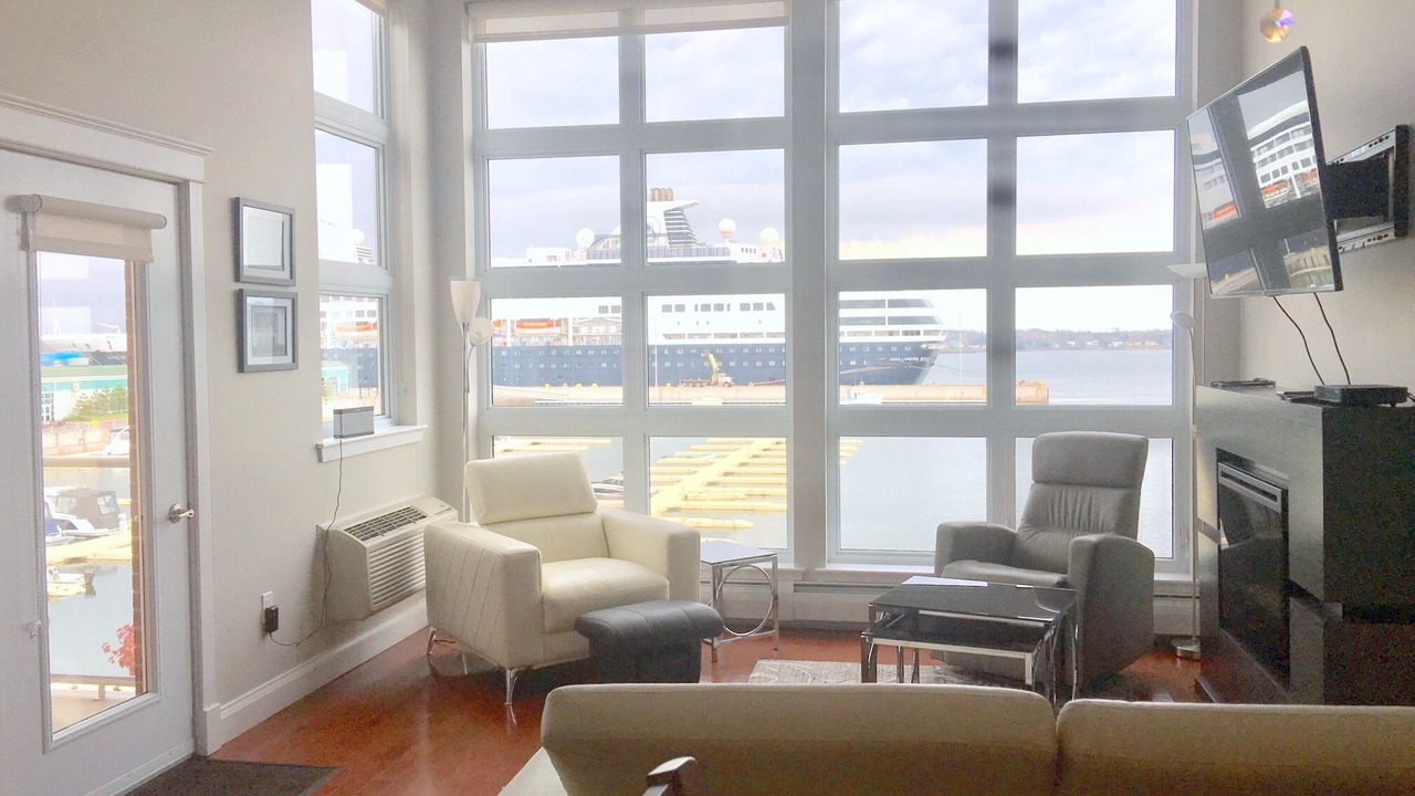 Photo of Livingroom in Queens Square