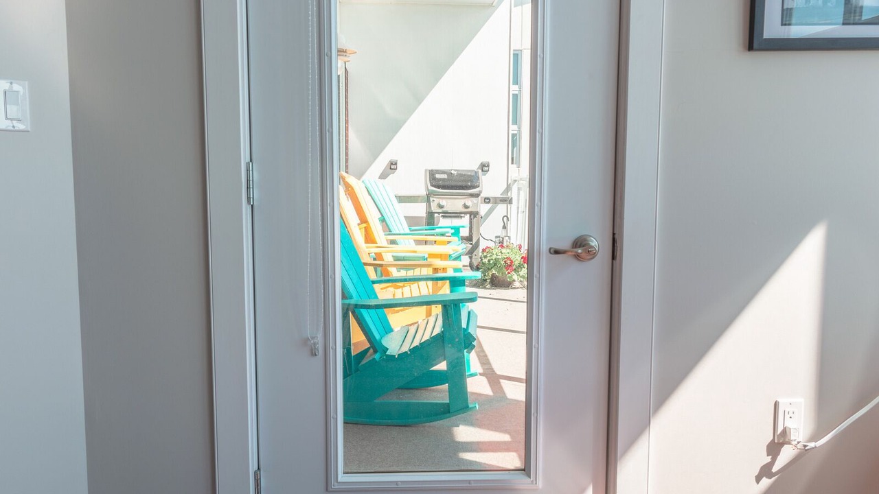 Photo of Others in Queens Square