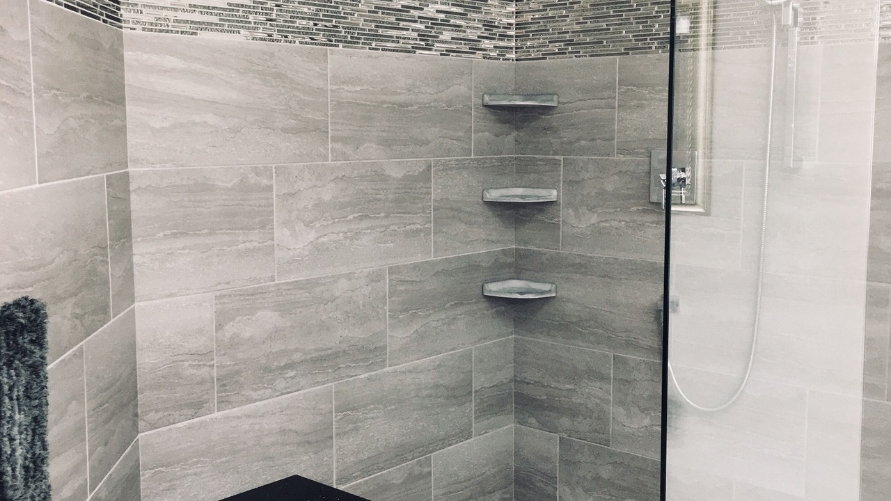 Photo of Others in Queens Square