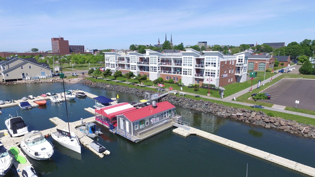 Photo of Others in Queens Square