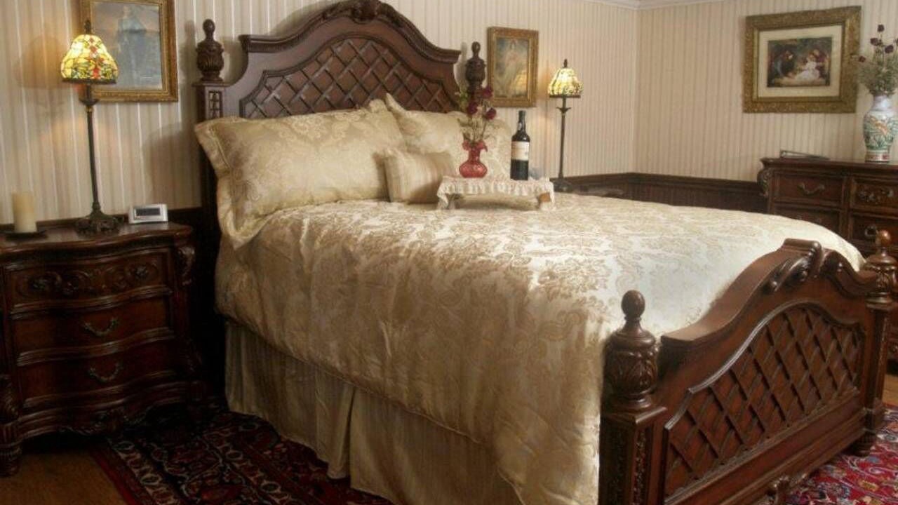 Photo of Bedroom in Russell