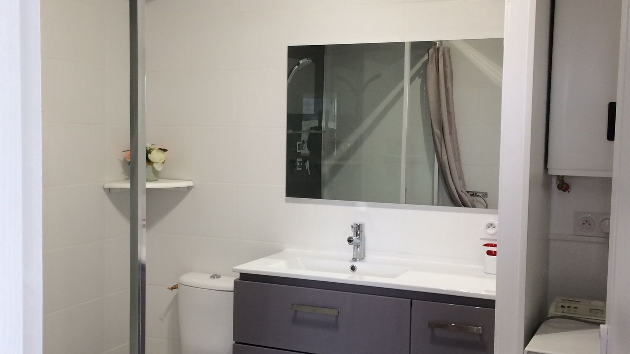 Photo of Bathroom in Neulles