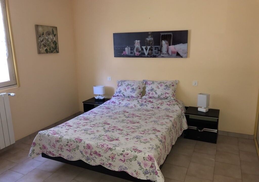 Photo of Bedroom in Montaren-et-Saint-Mediers