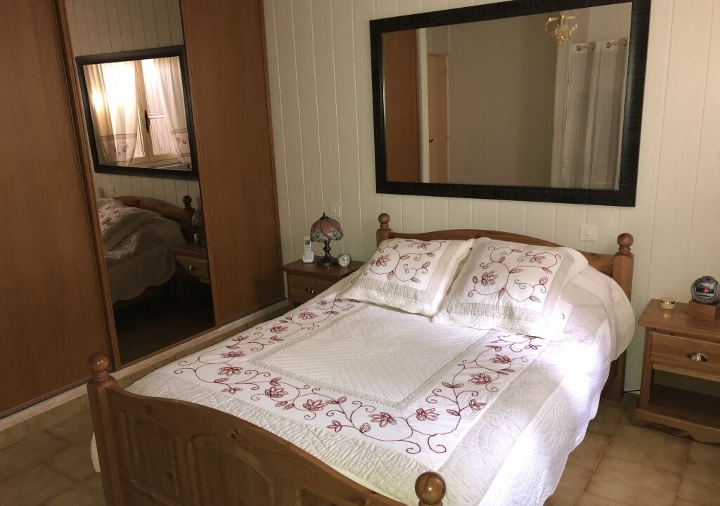 Photo of Bedroom in Montaren-et-Saint-Mediers
