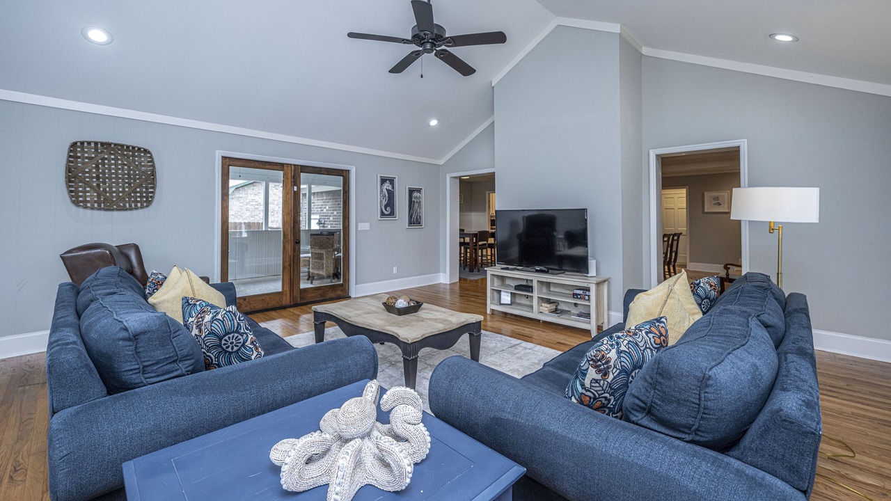 Photo of Livingroom in Harborgate Shores