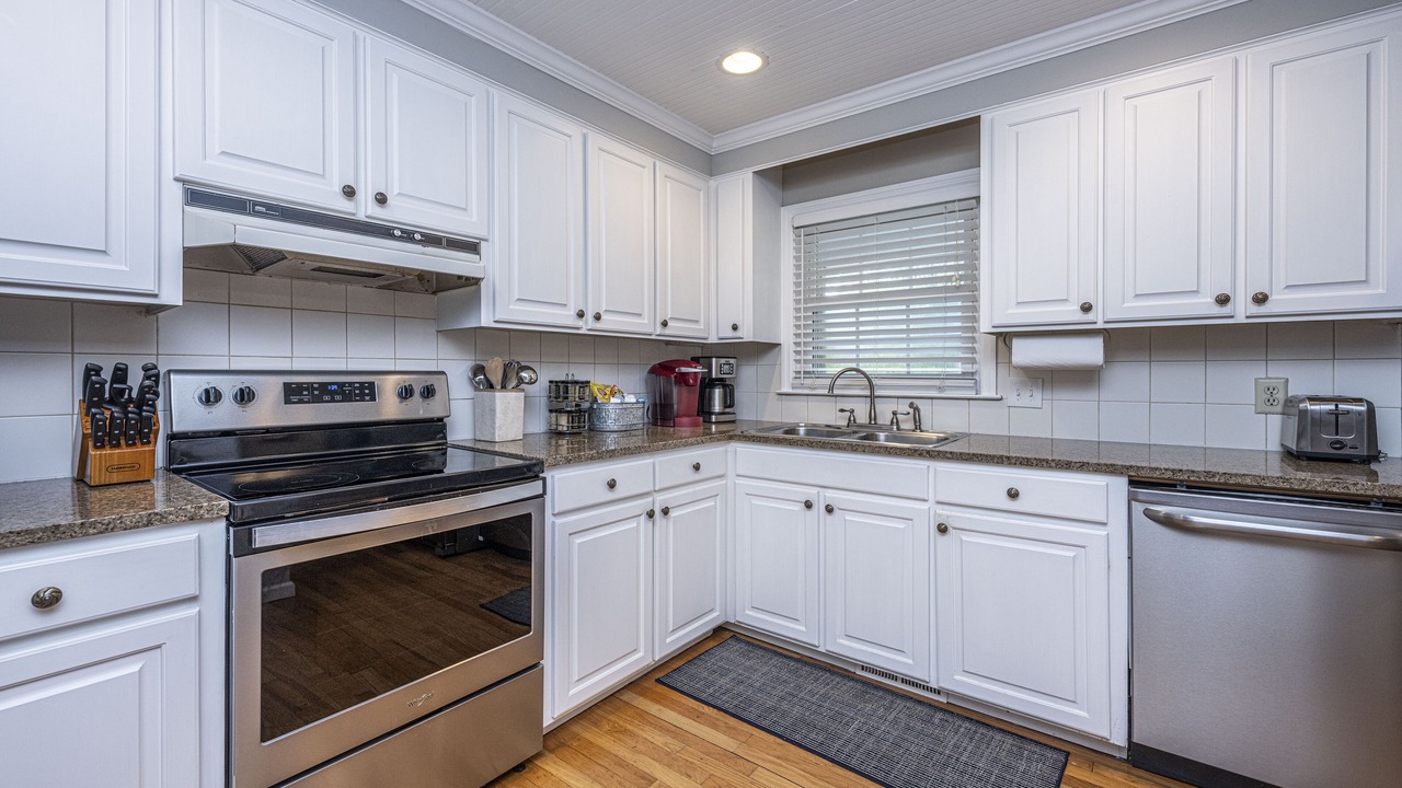 Photo of Kitchen in Harborgate Shores