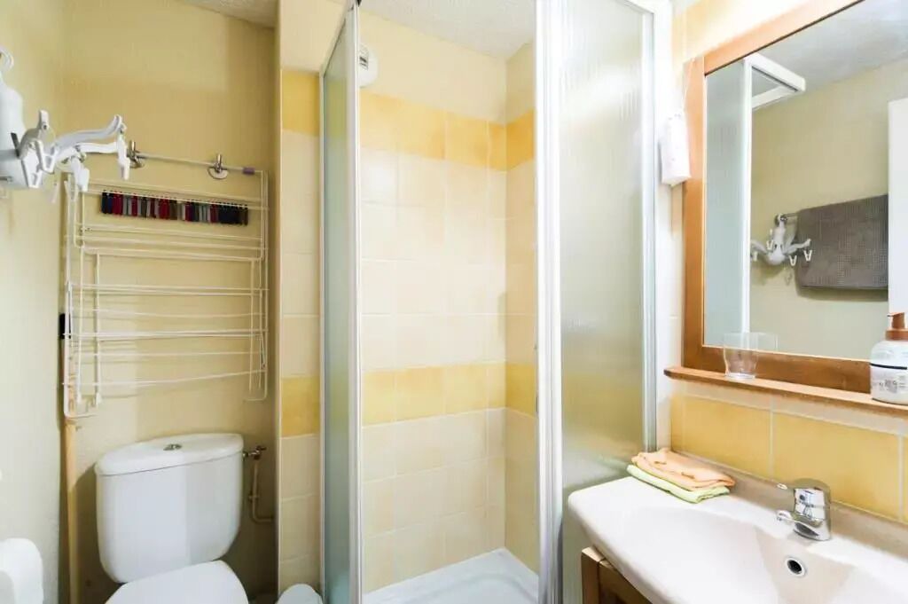 Photo of Bathroom in Pyrenees 2000