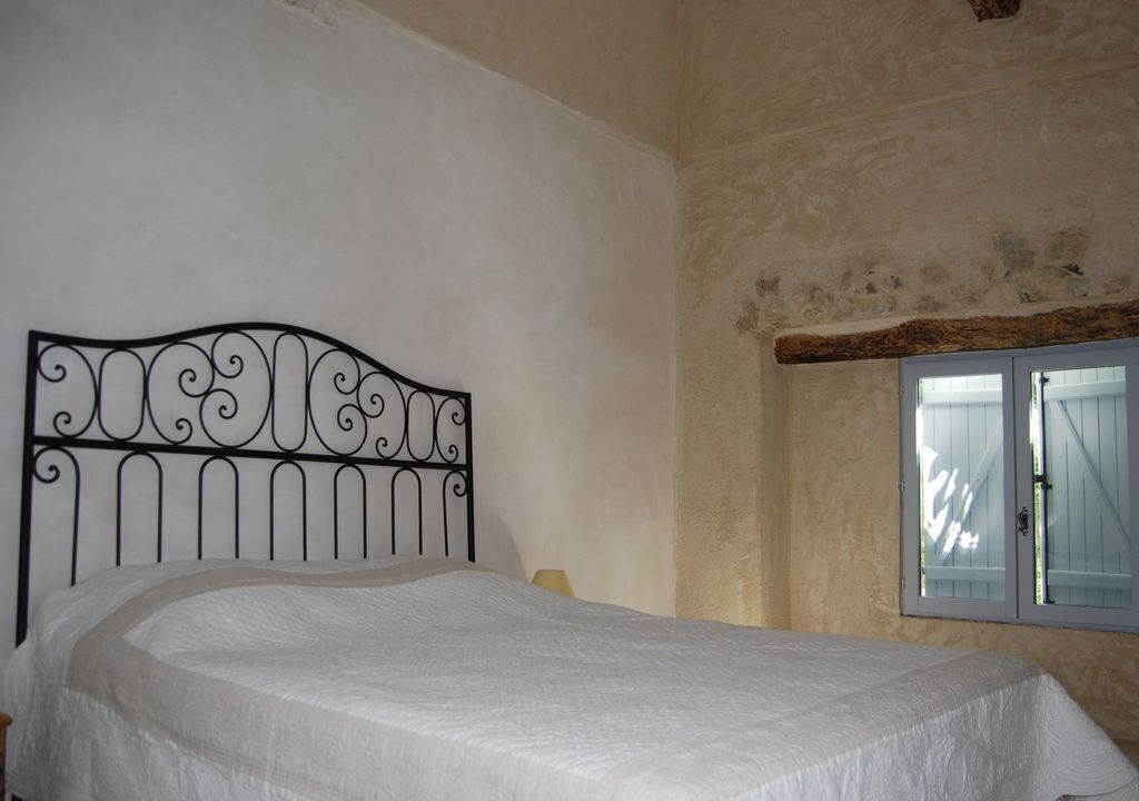 Photo of Bedroom in Loriol-du-Comtat