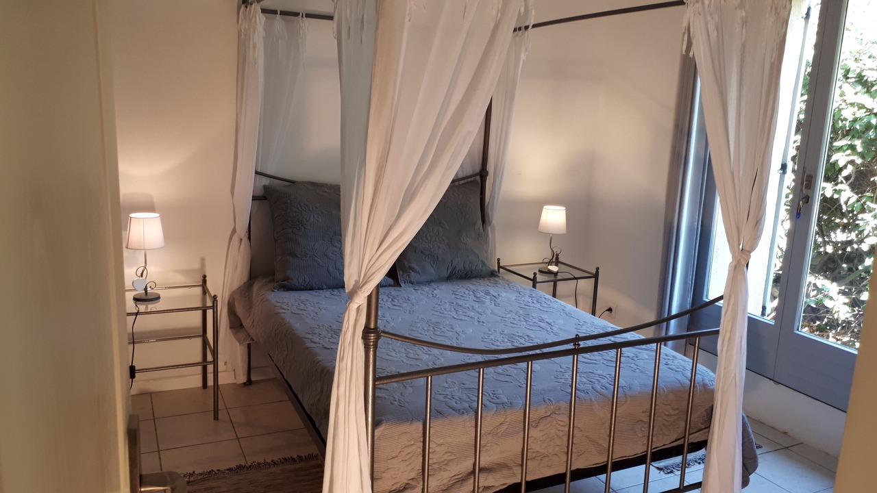 Photo of Bedroom in Loriol-du-Comtat