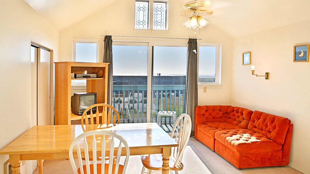 Photo of Livingroom in Ocean Shores