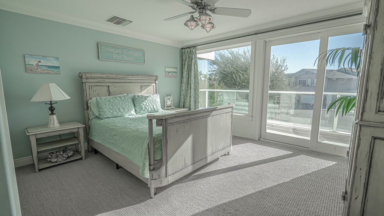 Photo of Bedroom in Huntington Harbour