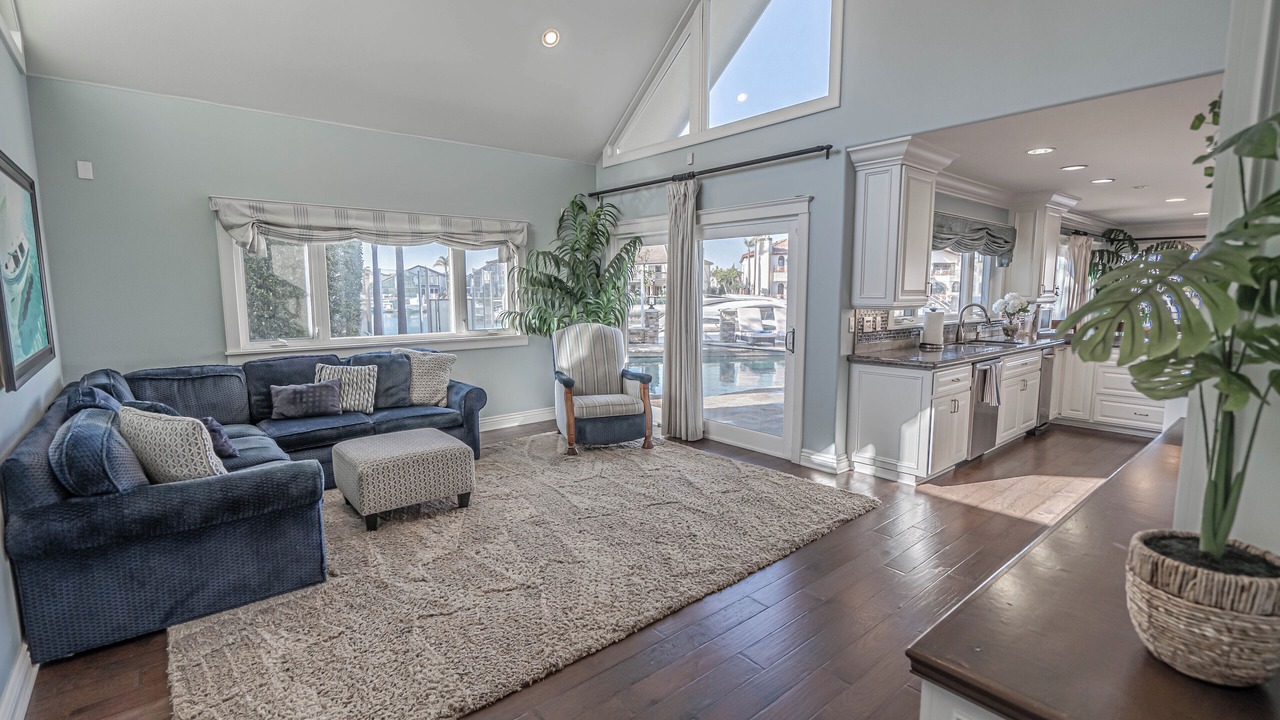 Photo of Livingroom in Huntington Harbour