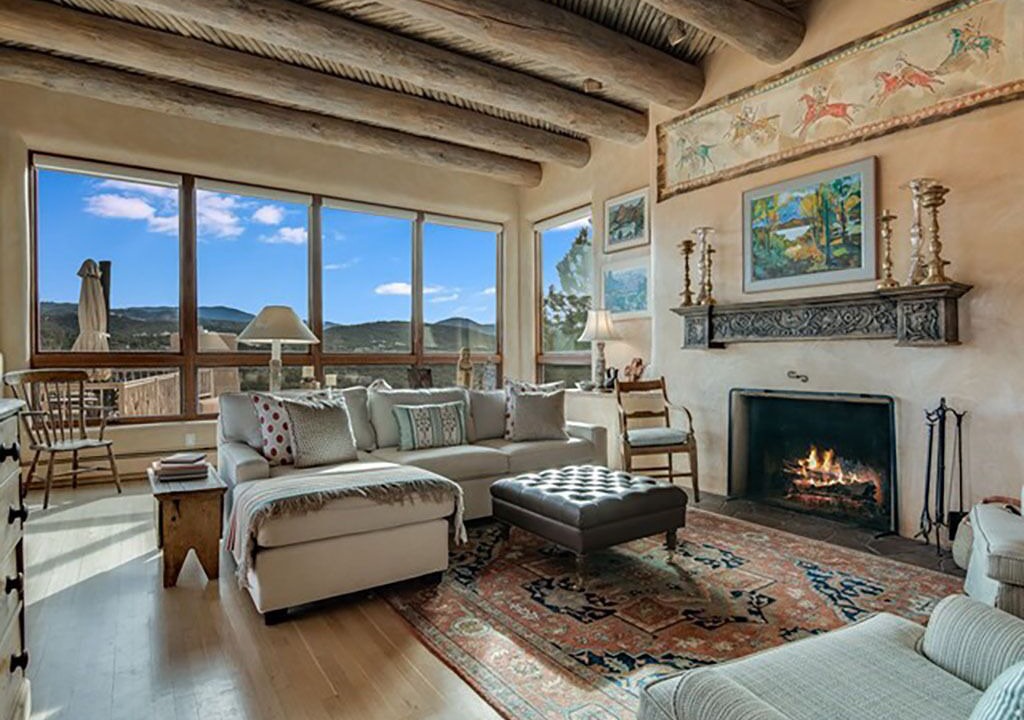 Photo of Livingroom in North Hills