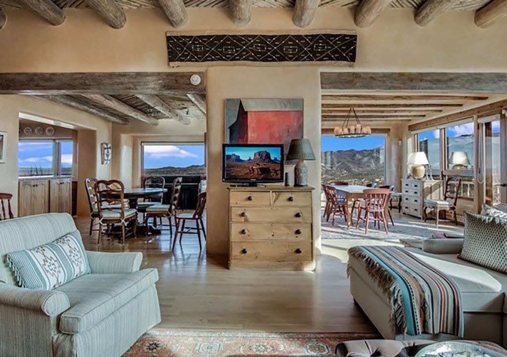 Photo of Livingroom in North Hills