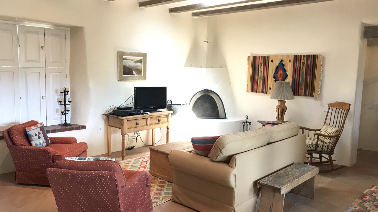 Photo of Livingroom in North Hills